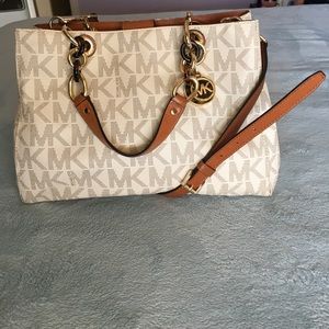 Michale kors bag